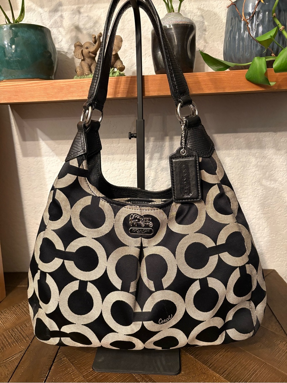Coach Madison Op Art Maggie Black Cream Jacquard Shoulder Bag F21125 EUC